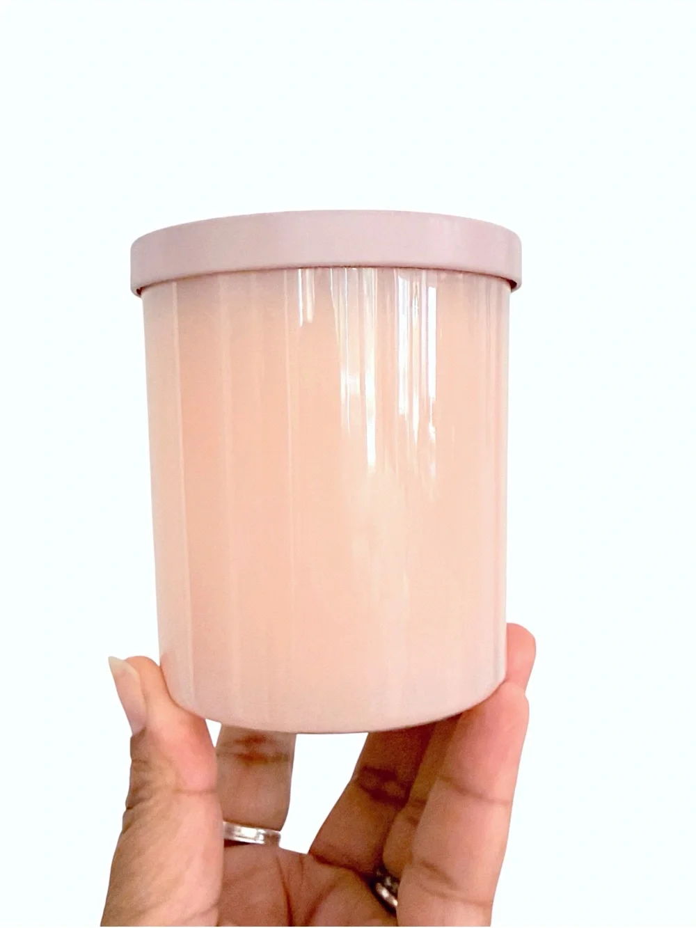 Leoben Company Guava Blossom No. 021 Scented Candle - Pink